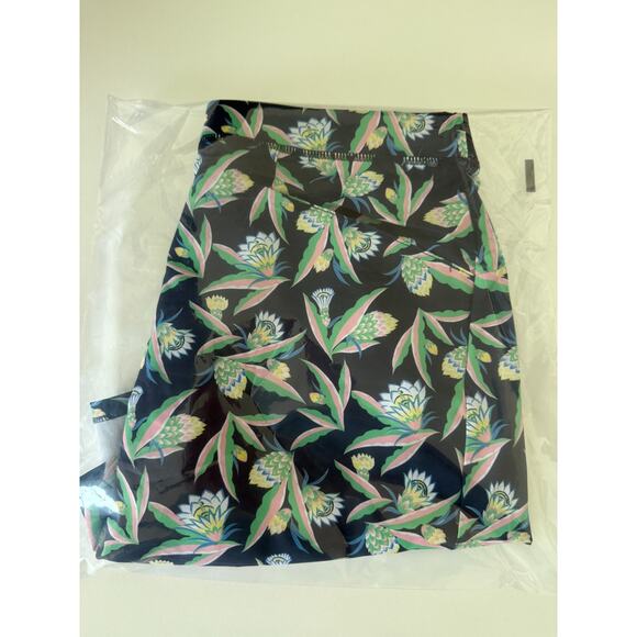 Tuckernuck Navy Aim 4 Way Stretch Skort with Back Pleats  Size L - Picture 16 of 16